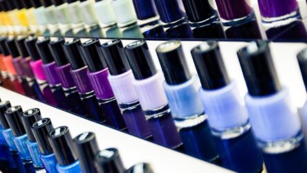 14 fornecedores de esmaltes no atacado para perfumarias, salões e lojistas